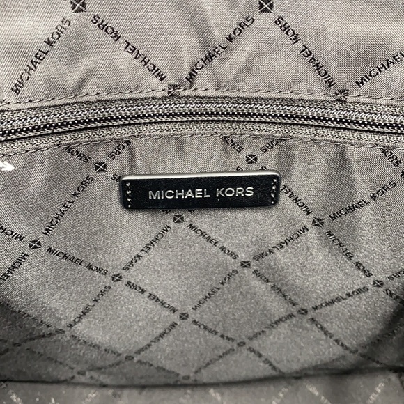 MICHAEL KORS CHARLOTTE LARGE SATCHEL BLACK - Picture 11 of 15
